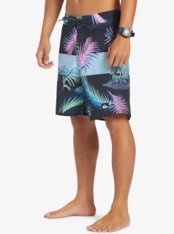 Mens Quiksilver Shorts & Amphibians|Highline Arch 19