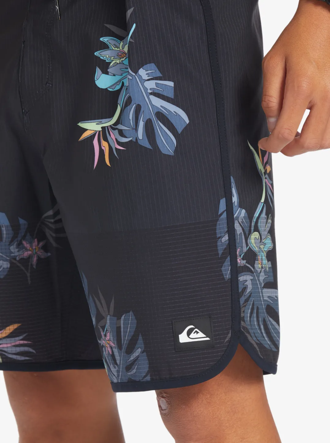 Mens Quiksilver Boardshorts|Highline Scallop 19" Boardshorts